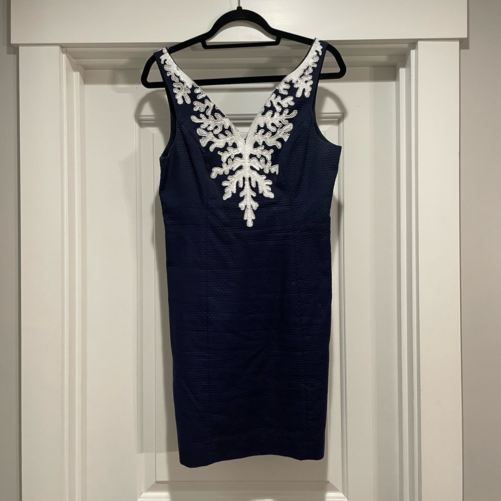 Lilly Pulitzer shift dress size 4 with Coral beading Detail in White
